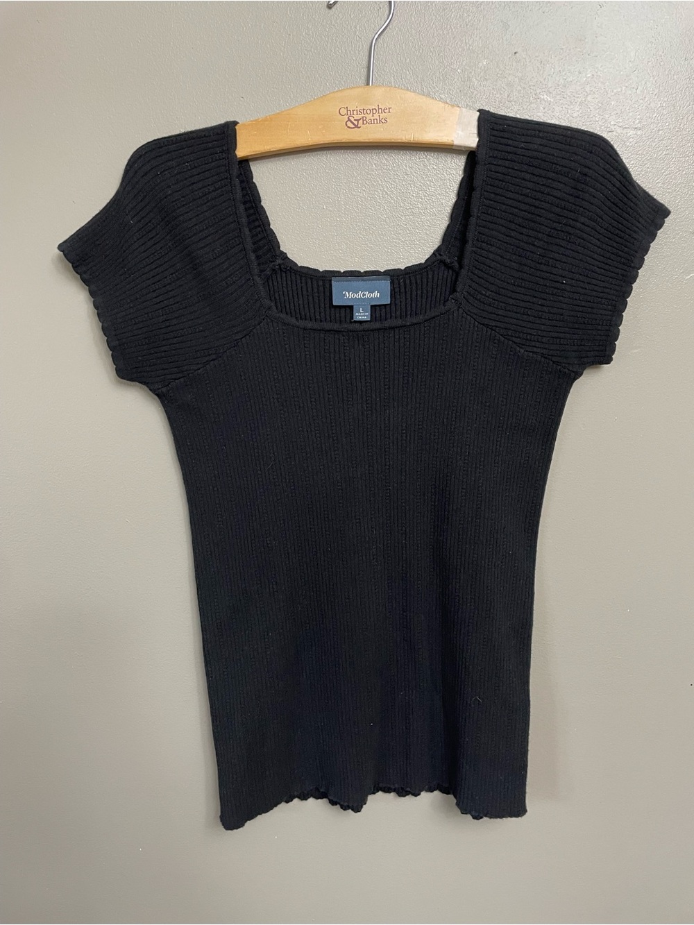 ModCloth size Large Short Sleeve Sweater black stretch closet staple